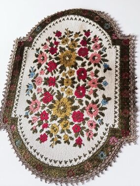 Vintage Floral Needlepoint Table Runner Lace Trim